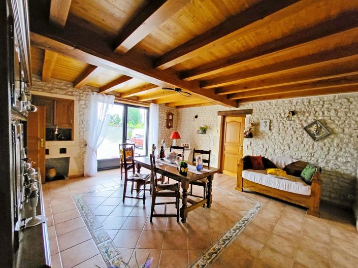 Image No.3-Maison de 3 chambres à vendre à Saint-Fort-sur-le-Né