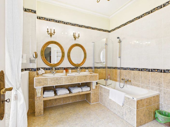 Image No.14-Maison de 19 chambres à vendre à Tournon-Saint-Pierre