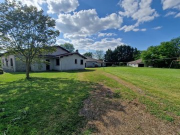 b4751c8fa361beedb3ad157728f3dd28aa15fd0d3e192