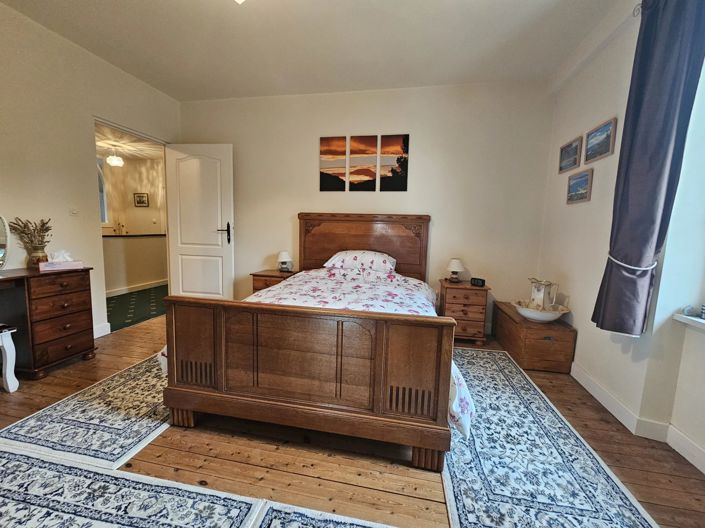 Image No.4-4 Bed Village House for sale