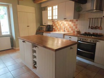 cade077fb83ea916e74730f9b58f02f124b954fe7f192