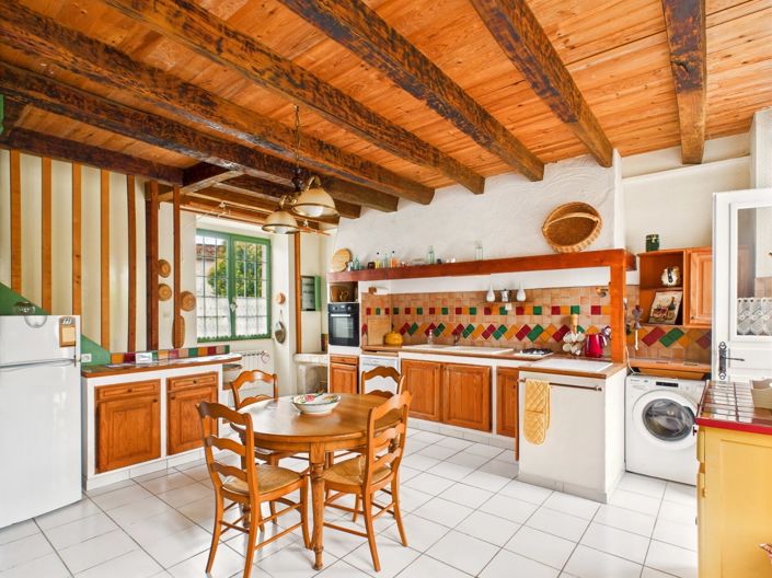 Image No.10-8 Bed House for sale