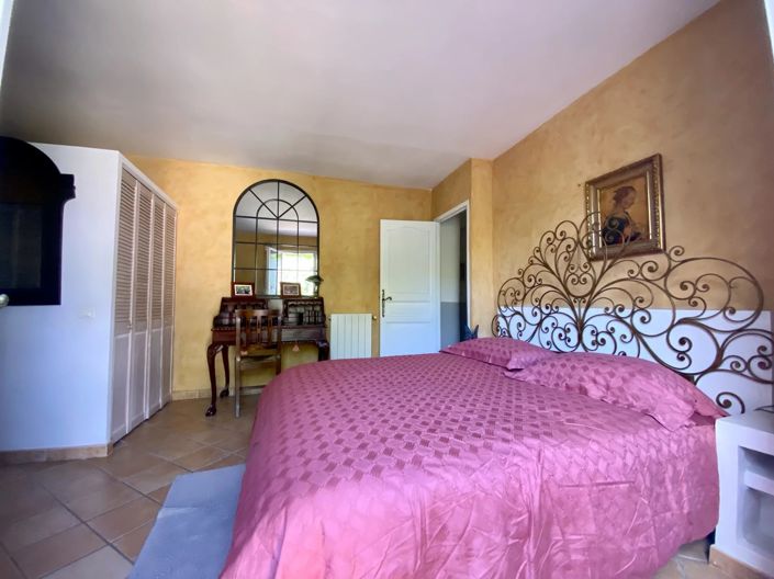 Image No.9-4 Bed House for sale