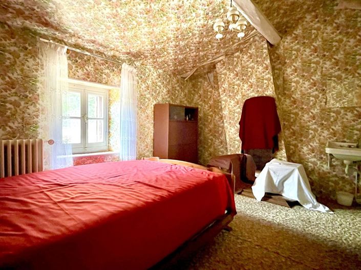 Image No.14-6 Bed House for sale