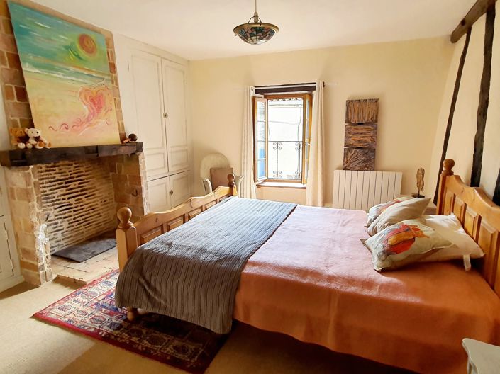 Image No.10-3 Bed House for sale