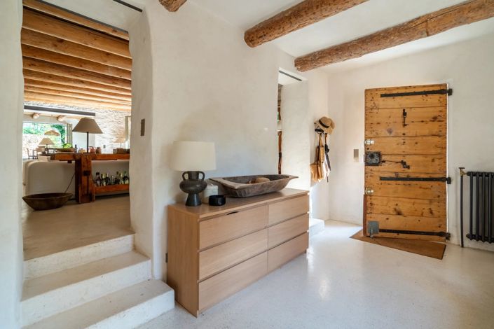 Image No.9-7 Bed Property for sale