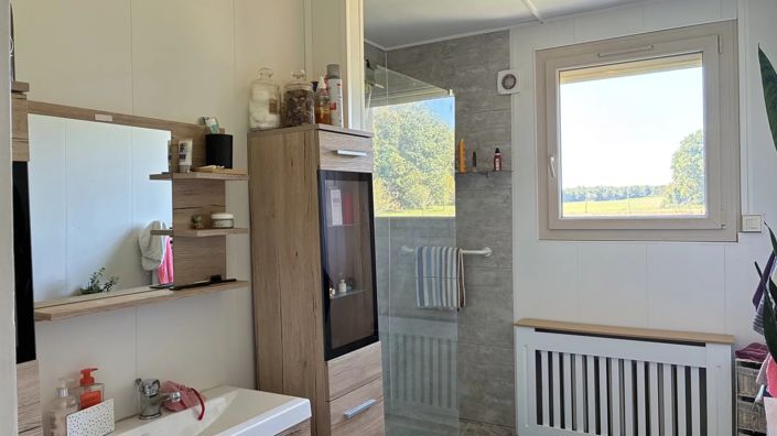 Image No.8-6 Bed House for sale