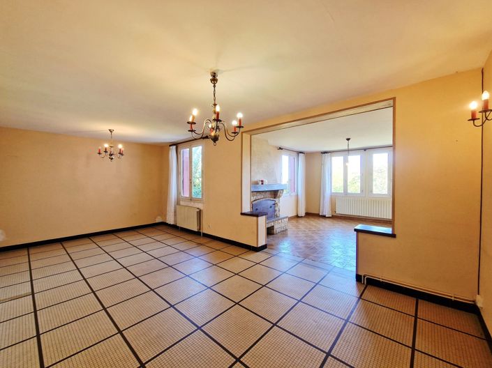 Image No.3-4 Bed House for sale