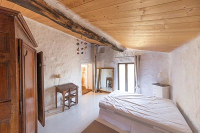 15b0e2204a25487642620cb9fa212b61bc873e7656192