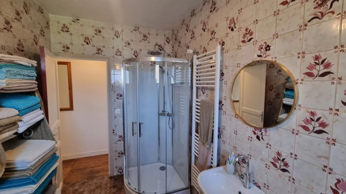 Image No.8-4 Bed House for sale