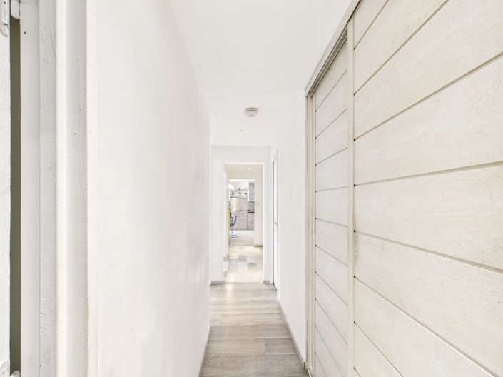 Image No.6-2 Bed Property for sale