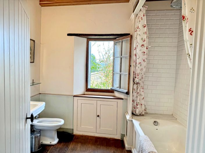 Image No.12-3 Bed House for sale