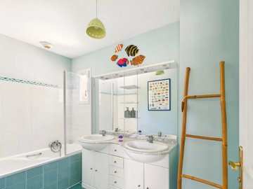 caea2dc8693fd478435d34aaeb461a94330351f71d192