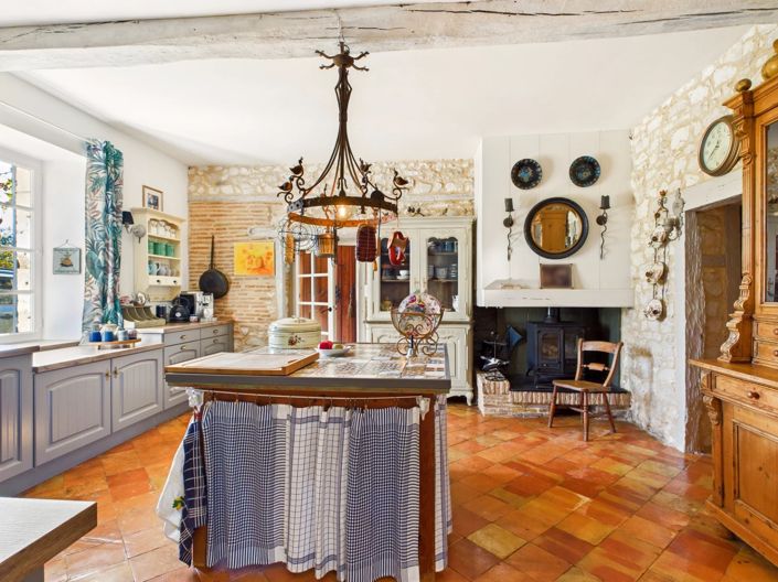 Image No.3-4 Bed Farmhouse for sale