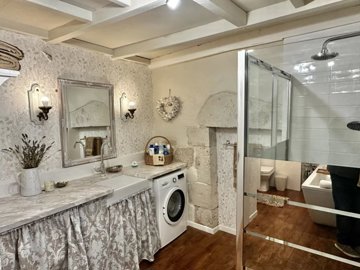 e09e7e5c4441ed986803feee24a2d0ead95aebeddd192