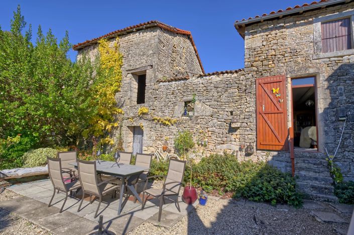 Image No.4-Maison de village de 2 chambres à vendre à Nanteuil-en-Vallée