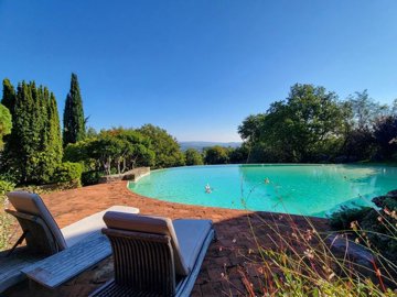 1832a5b648c77661bebd3feaa987ce6adaa1877e36192