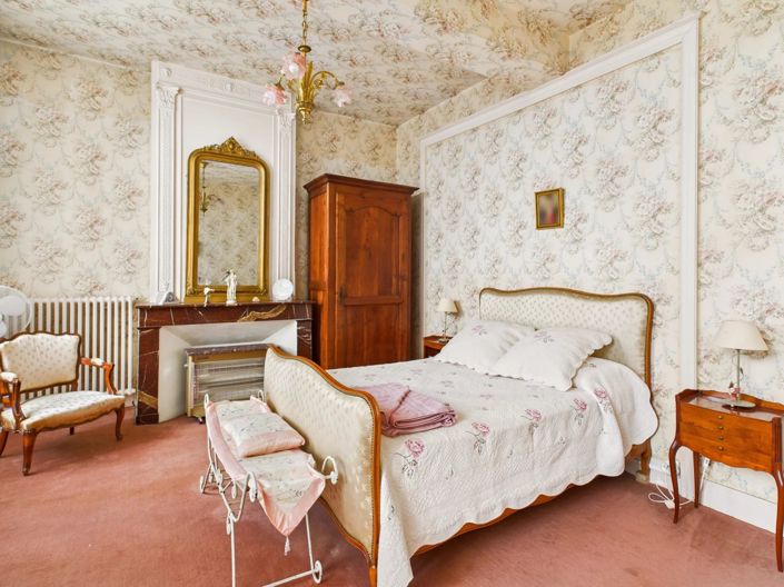 Image No.4-4 Bed Village House for sale