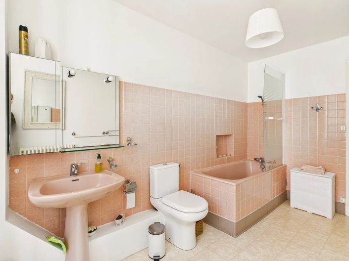 Image No.9-4 Bed Village House for sale