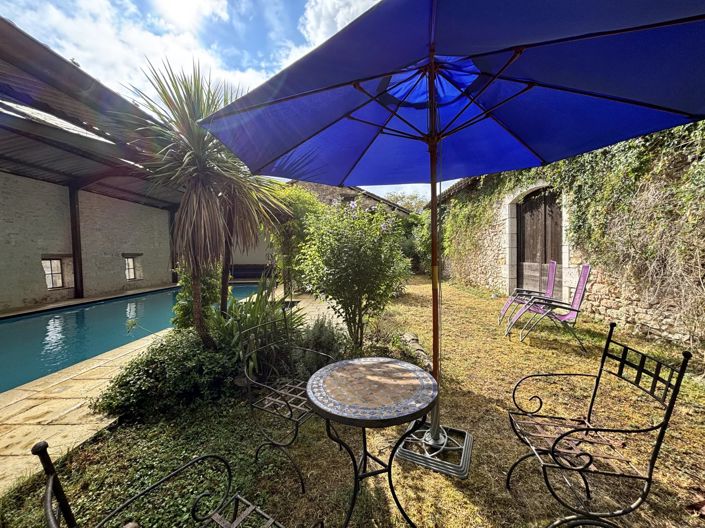 Image No.12-4 Bed Farmhouse for sale