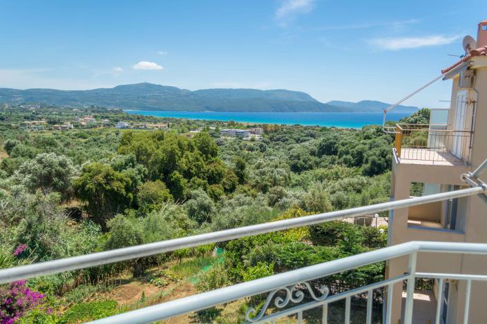 Image No.4-Condo de 9 chambres à vendre à Foinikountas