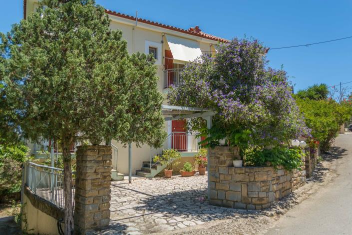 Image No.13-Condo de 9 chambres à vendre à Foinikountas