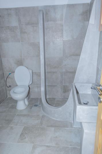 Image No.8-2 Bed House for sale