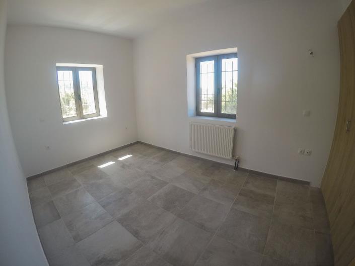 Image No.17-2 Bed House for sale