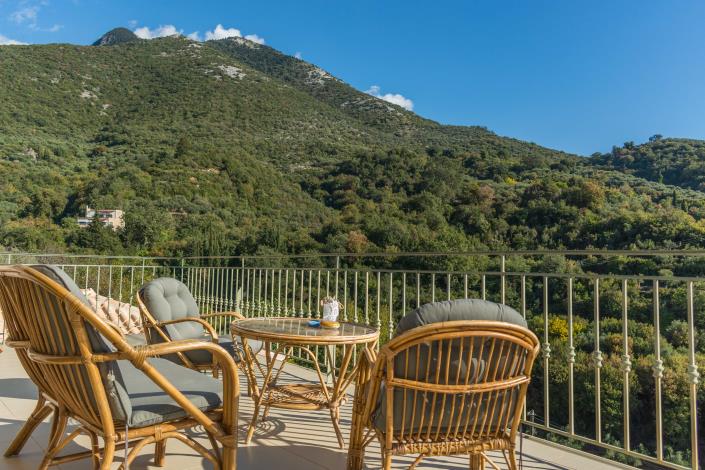 Image No.18-3 Bed House for sale