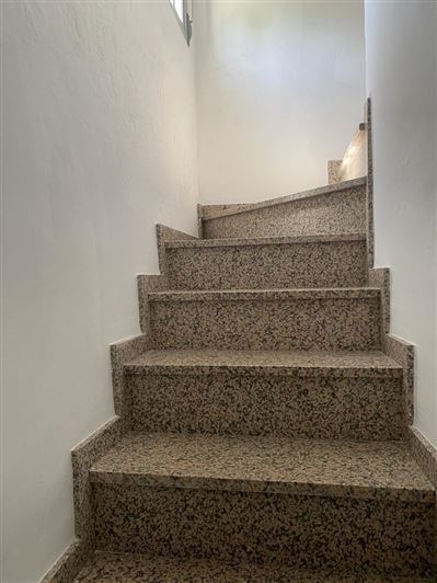 Image No.20-6 Bed Property for sale