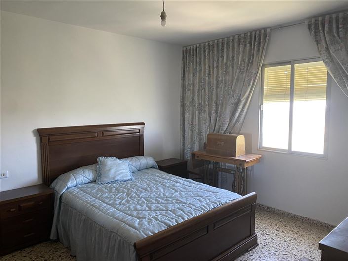 Image No.26-6 Bed Property for sale