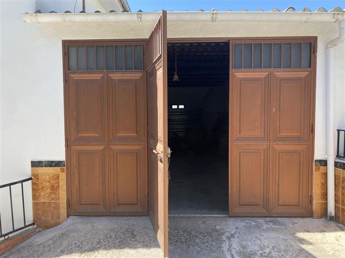 Image No.37-6 Bed Property for sale