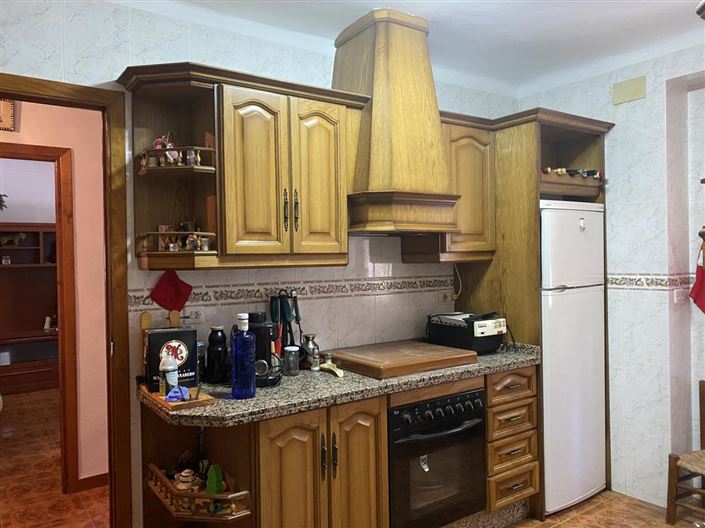 Image No.7-6 Bed Property for sale