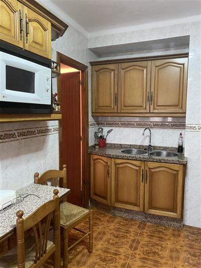 Image No.9-6 Bed Property for sale