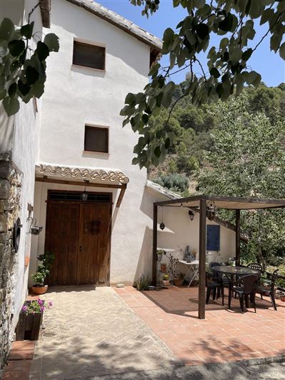 Image No.4-11 Bed Property for sale