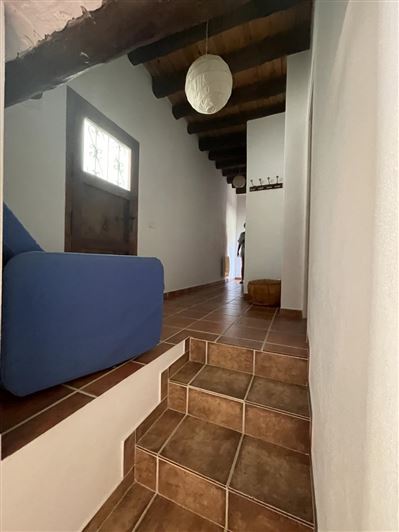 Image No.48-11 Bed Property for sale