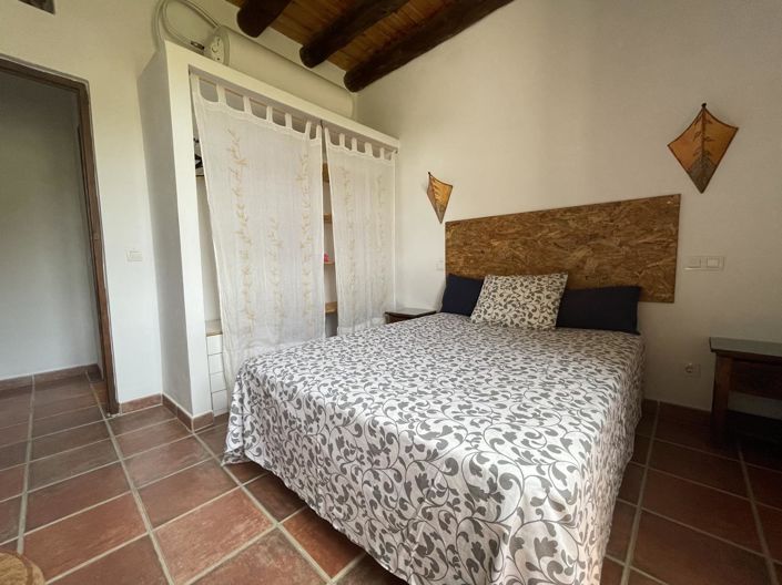 Image No.51-11 Bed Property for sale