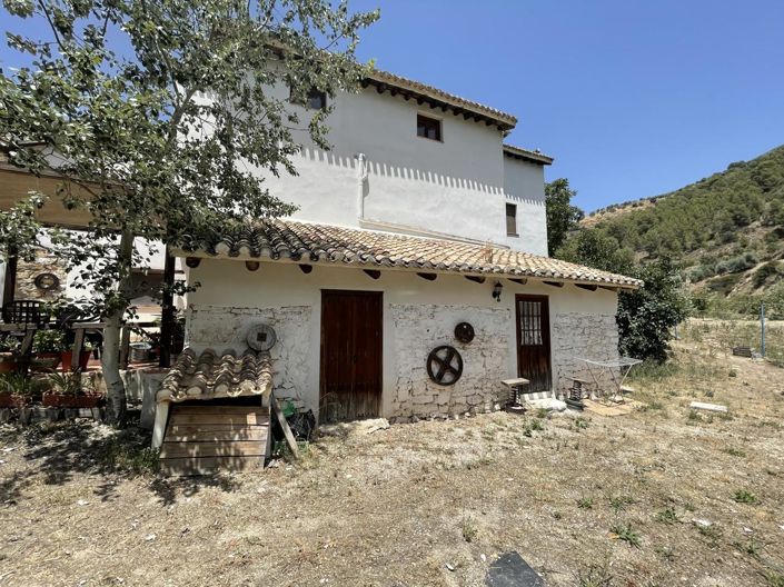 Image No.58-11 Bed Property for sale