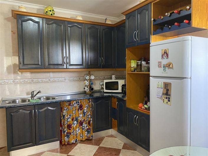 Image No.13-6 Bed Property for sale