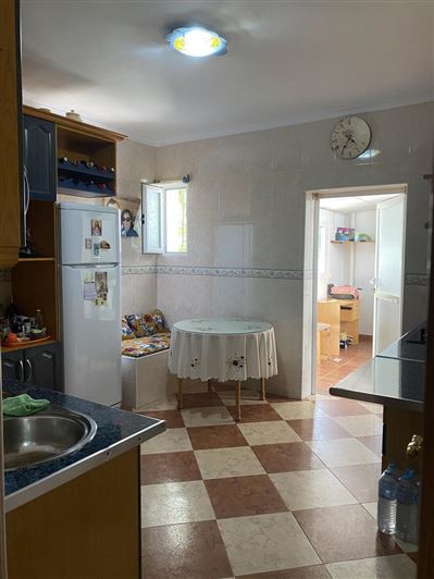 Image No.14-6 Bed Property for sale