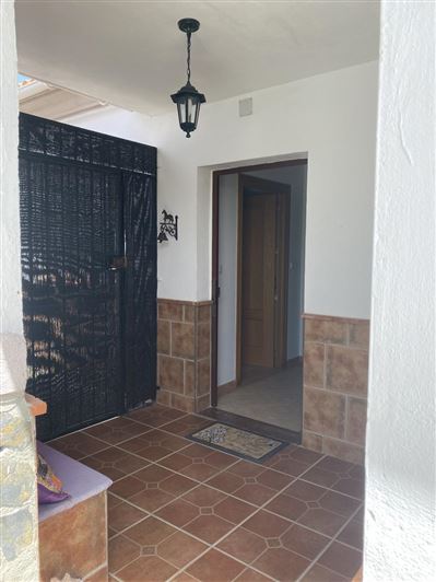 Image No.27-6 Bed Property for sale