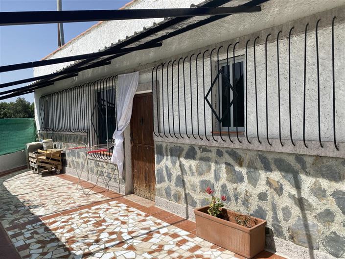 Image No.40-6 Bed Property for sale