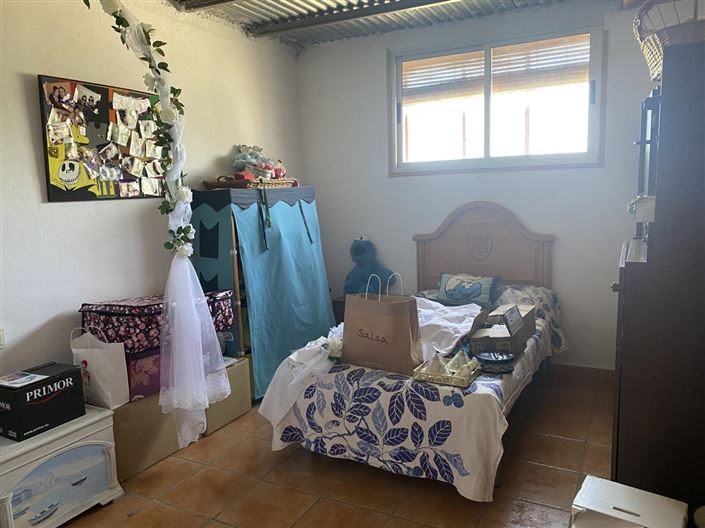 Image No.44-6 Bed Property for sale