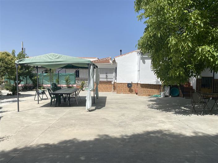 Image No.5-6 Bed Property for sale