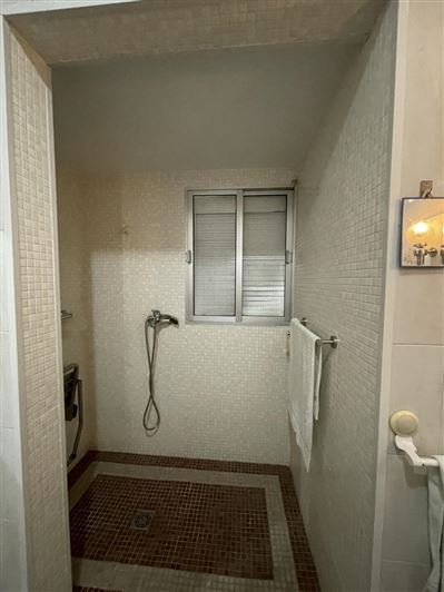 Image No.17-4 Bed Property for sale