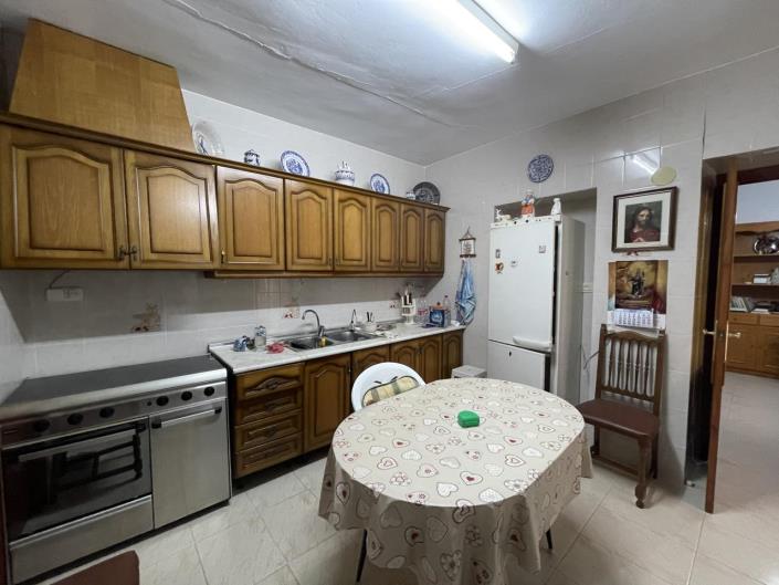 Image No.9-4 Bed Property for sale