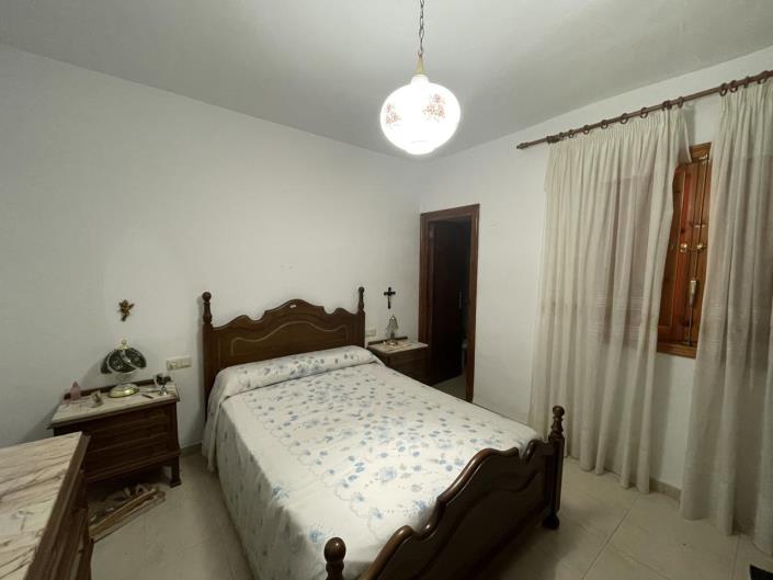 Image No.14-4 Bed Property for sale