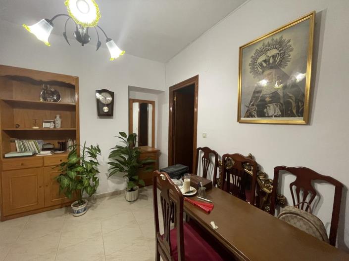 Image No.8-4 Bed Property for sale