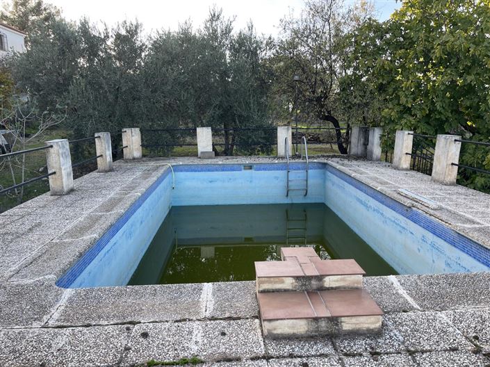 Image No.11-2 Bed Property for sale