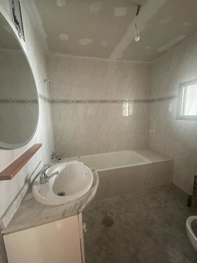 Image No.13-3 Bed Property for sale